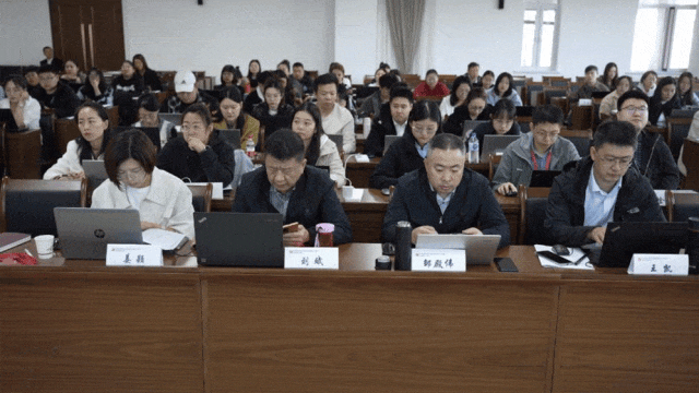 6565a81fd21d7.gif