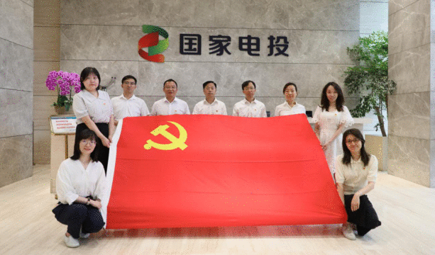 658a8317e14ba.gif
