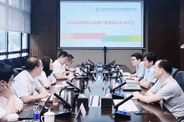 67208cd35fb33.gif